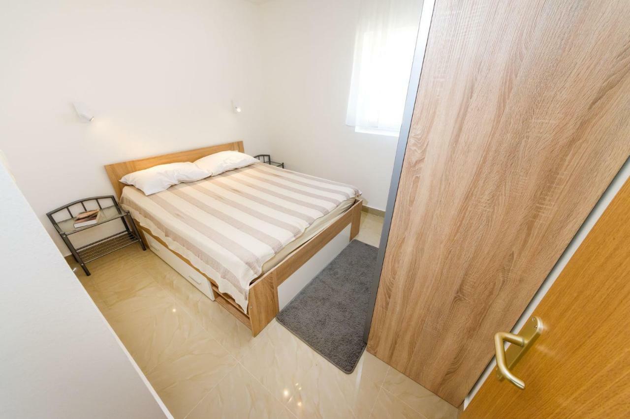 Apartmani Tanja Pridraga Ngoại thất bức ảnh